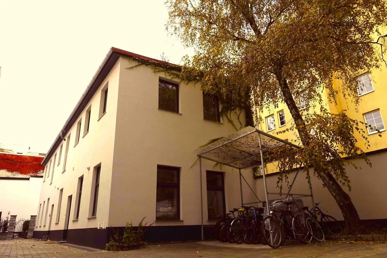 Studio U Parkplatz, Zentrale Ruhelage Neben Gruenoase location