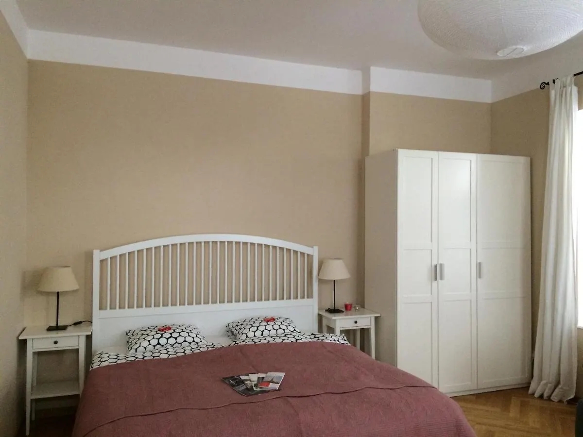 Studio U Parkplatz, Zentrale Ruhelage Neben Grunoase Apartment Vienna
